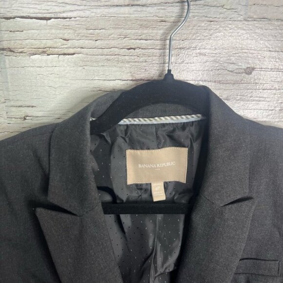 Banana republic gray blazer size  4P - Picture 4 of 8